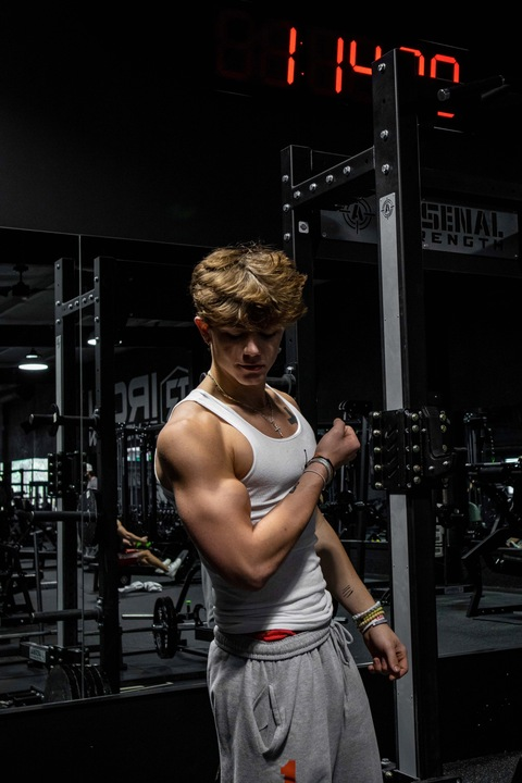 cmuscle2.0 leaked gallery photo 2