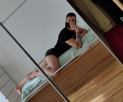 onlyfans_badwolf leaked gallery photo 2